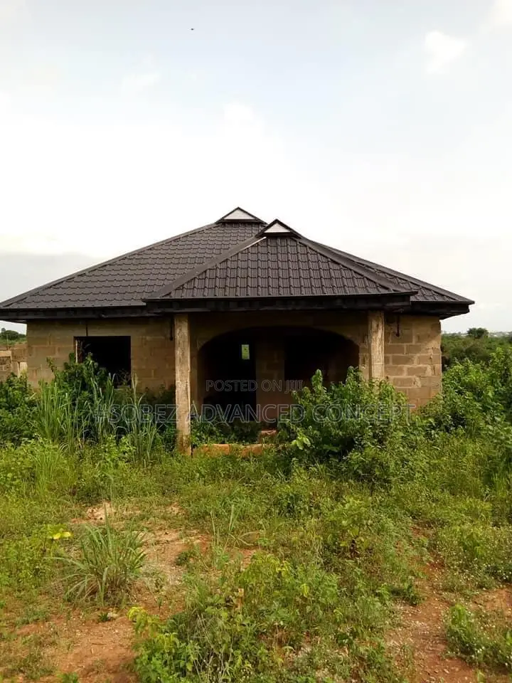 Bungalow Roofing With Step Tiles Aluminum Roofing