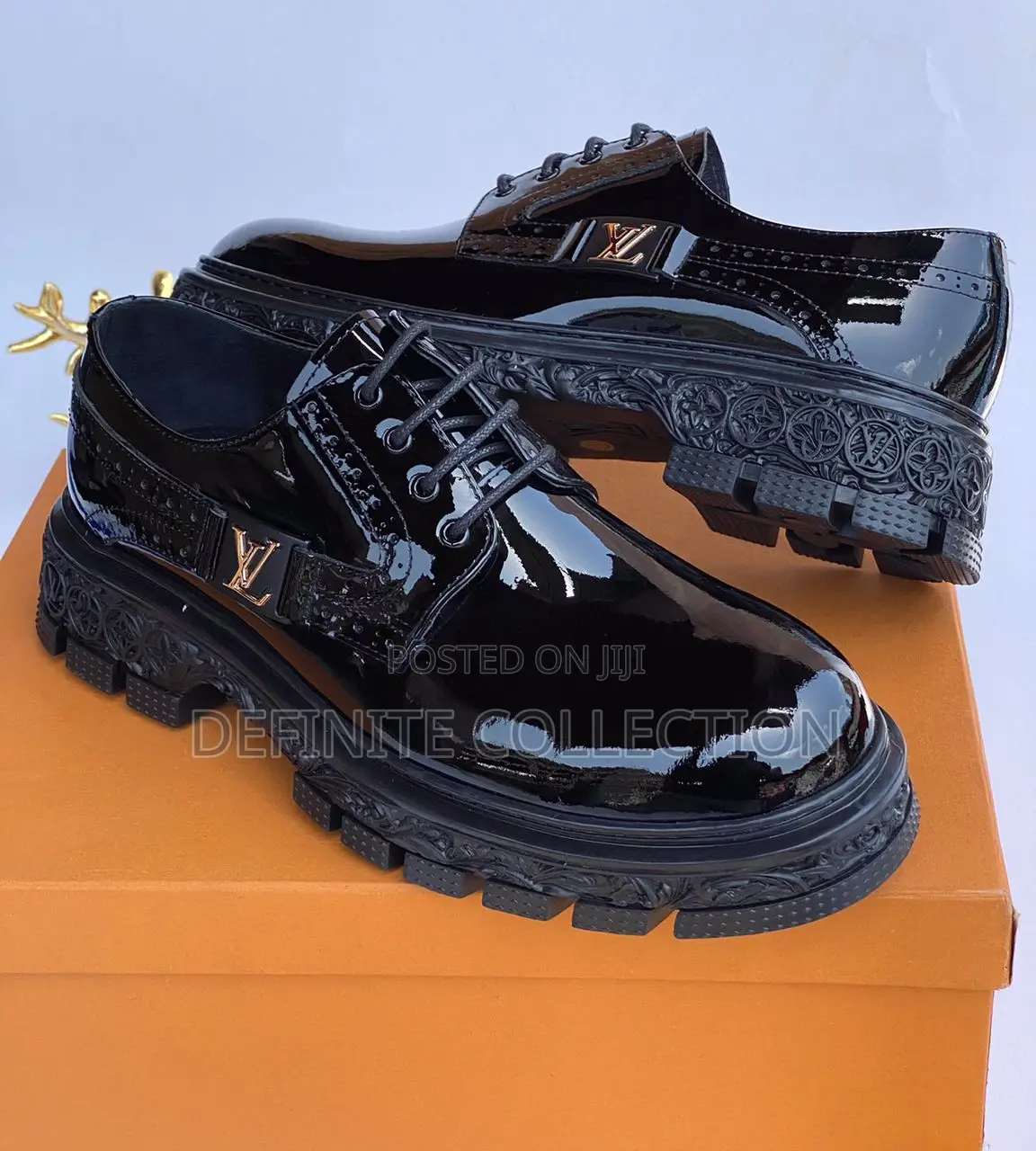 LOUIS VUITTON Luxury Shoe