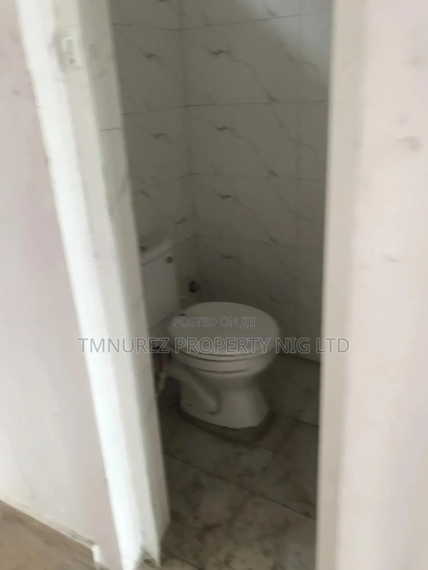 SHOP. Very Standard Spacious Newly Built OSAPA London
