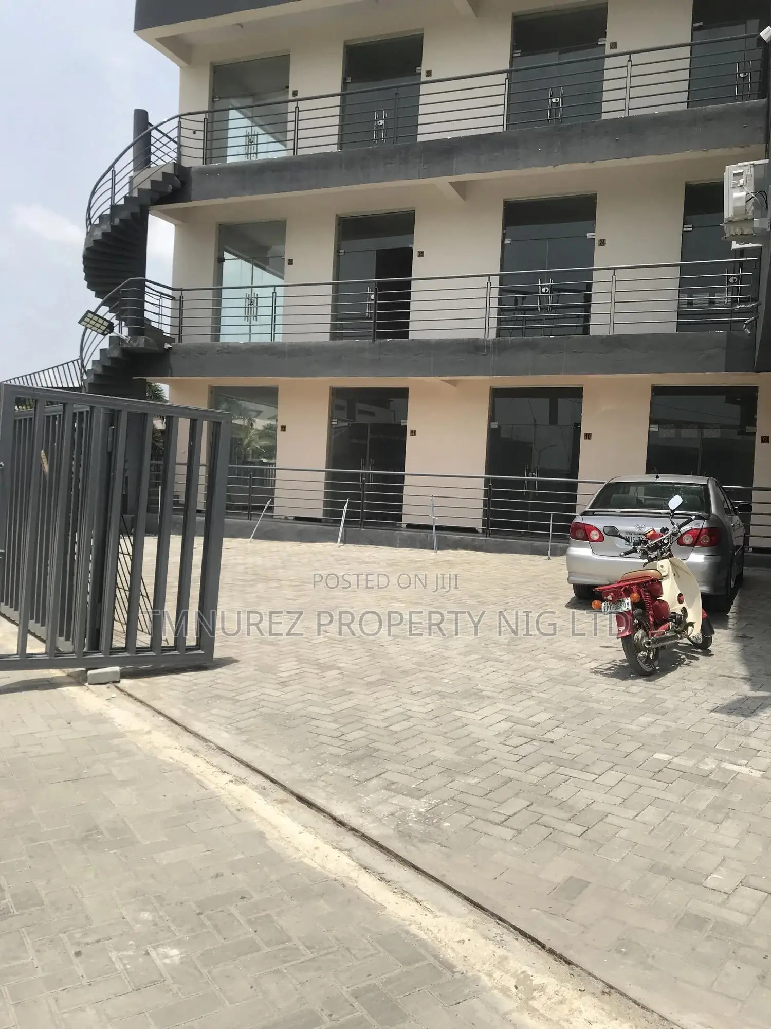SHOP. Very Standard Spacious Newly Built OSAPA London