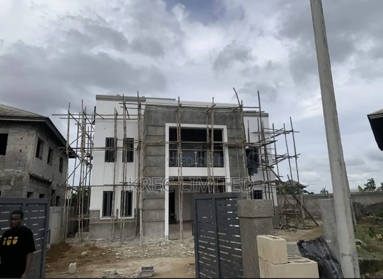 4bdrm Duplex in Eliozu Estate, Port-Harcourt for sale