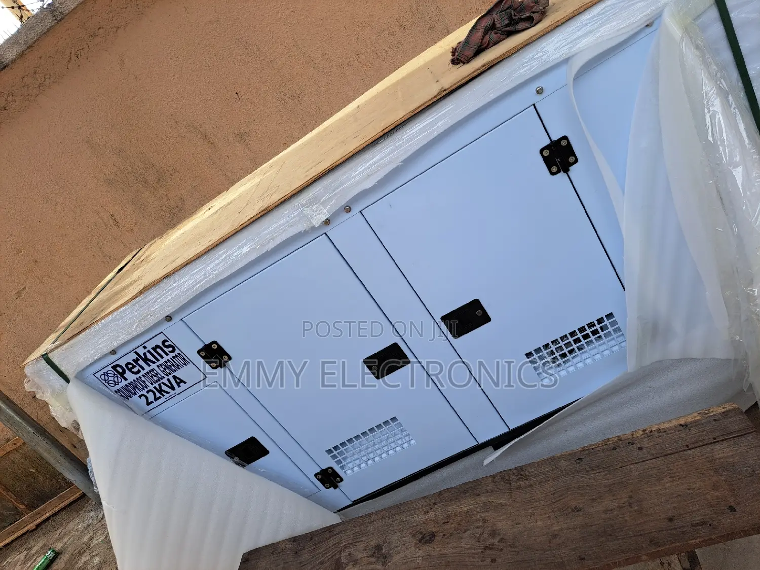 《》Sp22kva Perkins Diesel Soundproof Generator 100% Copper