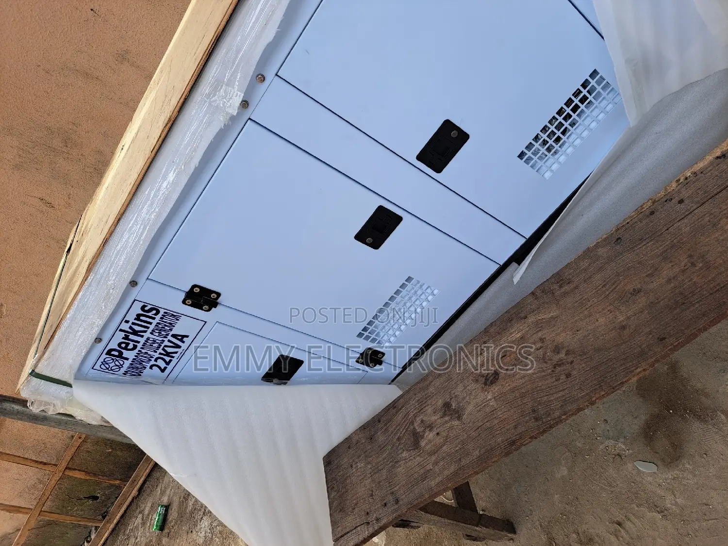Perkins Diesel Soundproof Generator Model Sp22kva 100% Coppe