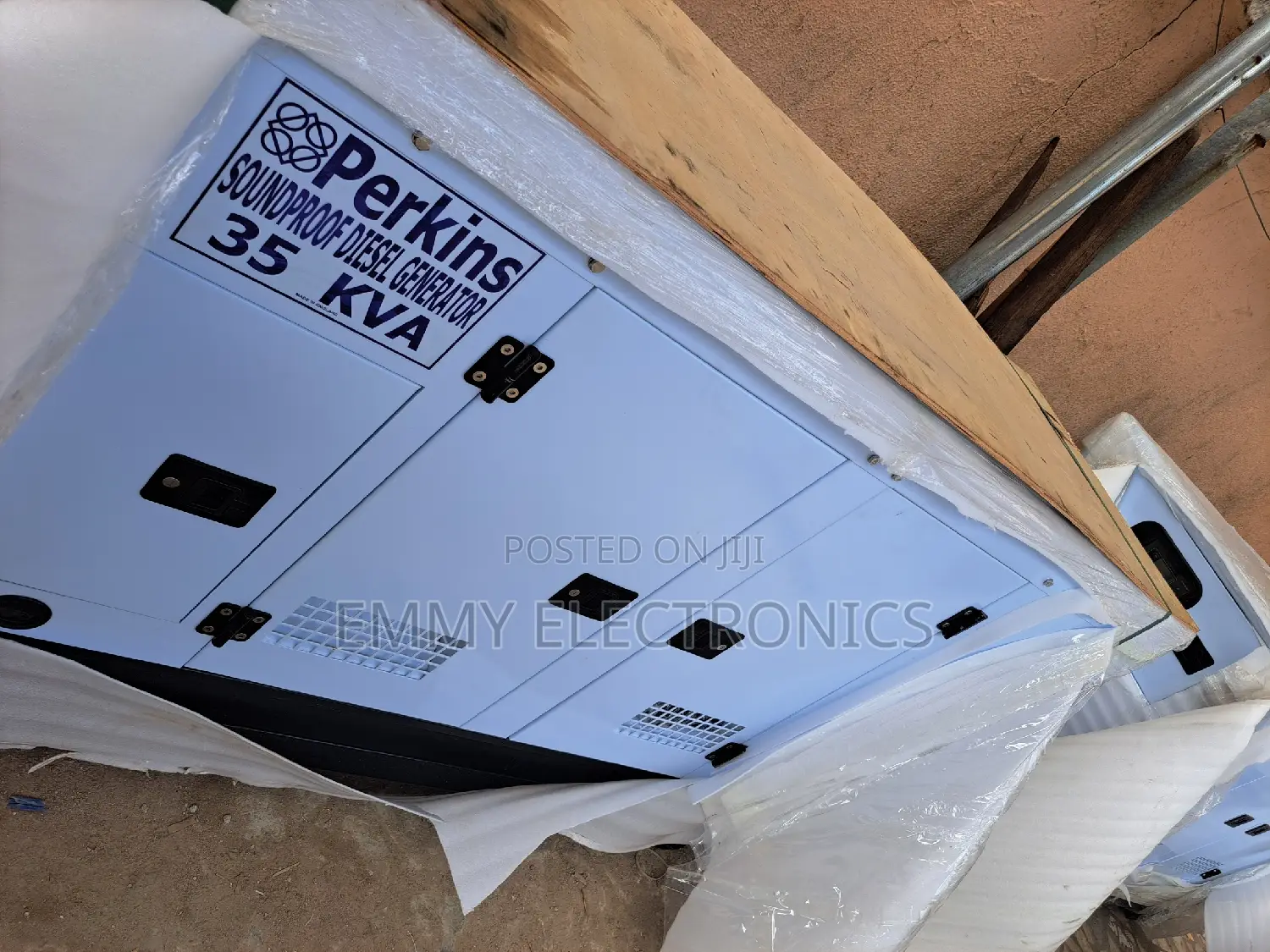 Perkins Diesel Soundproof Generator Model Sp35kva 100% Coppe