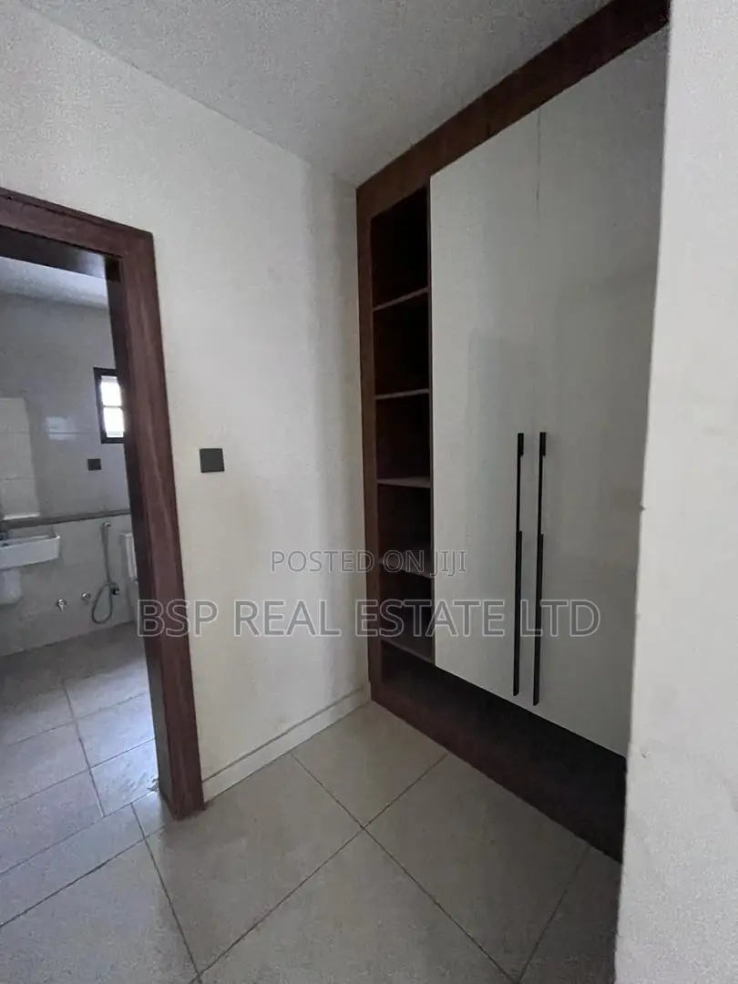5bdrm Duplex in Cosgrove, Wuye for sale