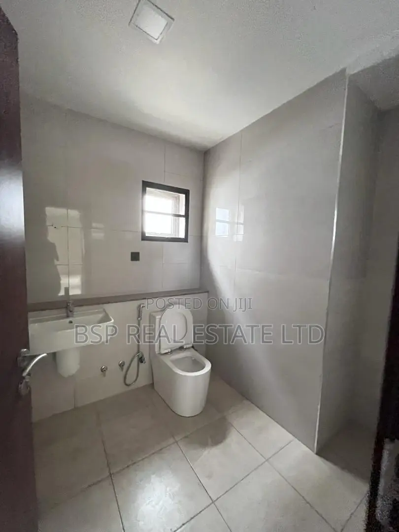 5bdrm Duplex in Cosgrove, Wuye for sale
