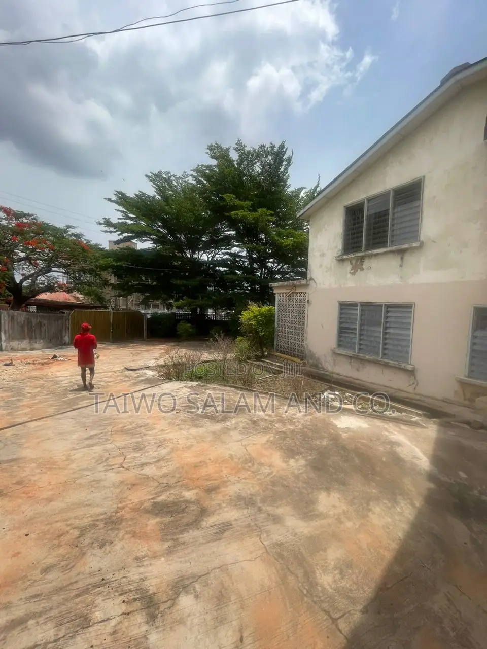 1900sqm of Commercial Land With Demolish Structure Bodija Ibadan