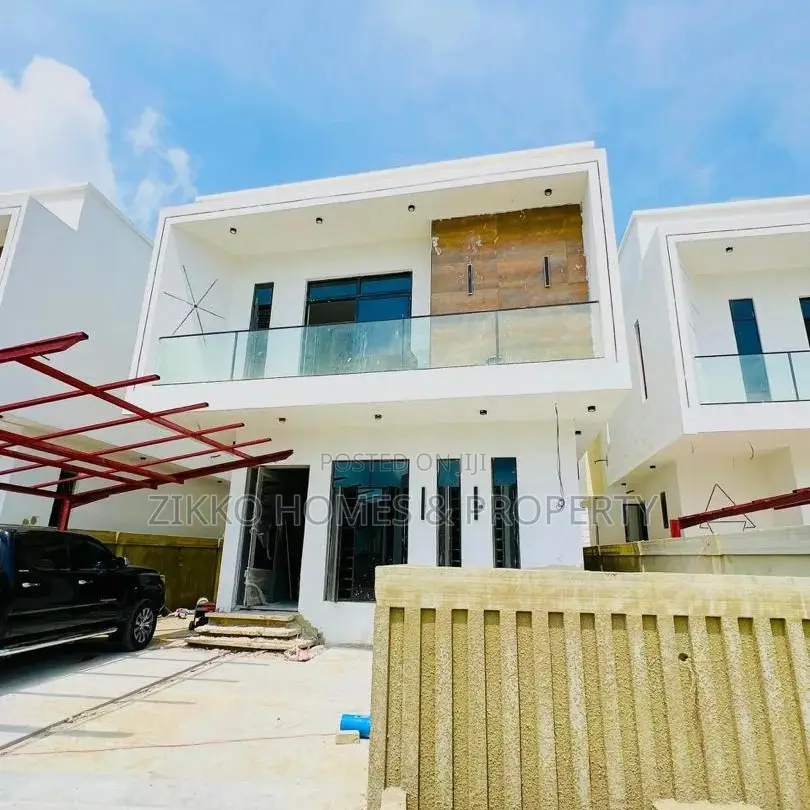 4bdrm Duplex in Orchid Road, Chevron for sale