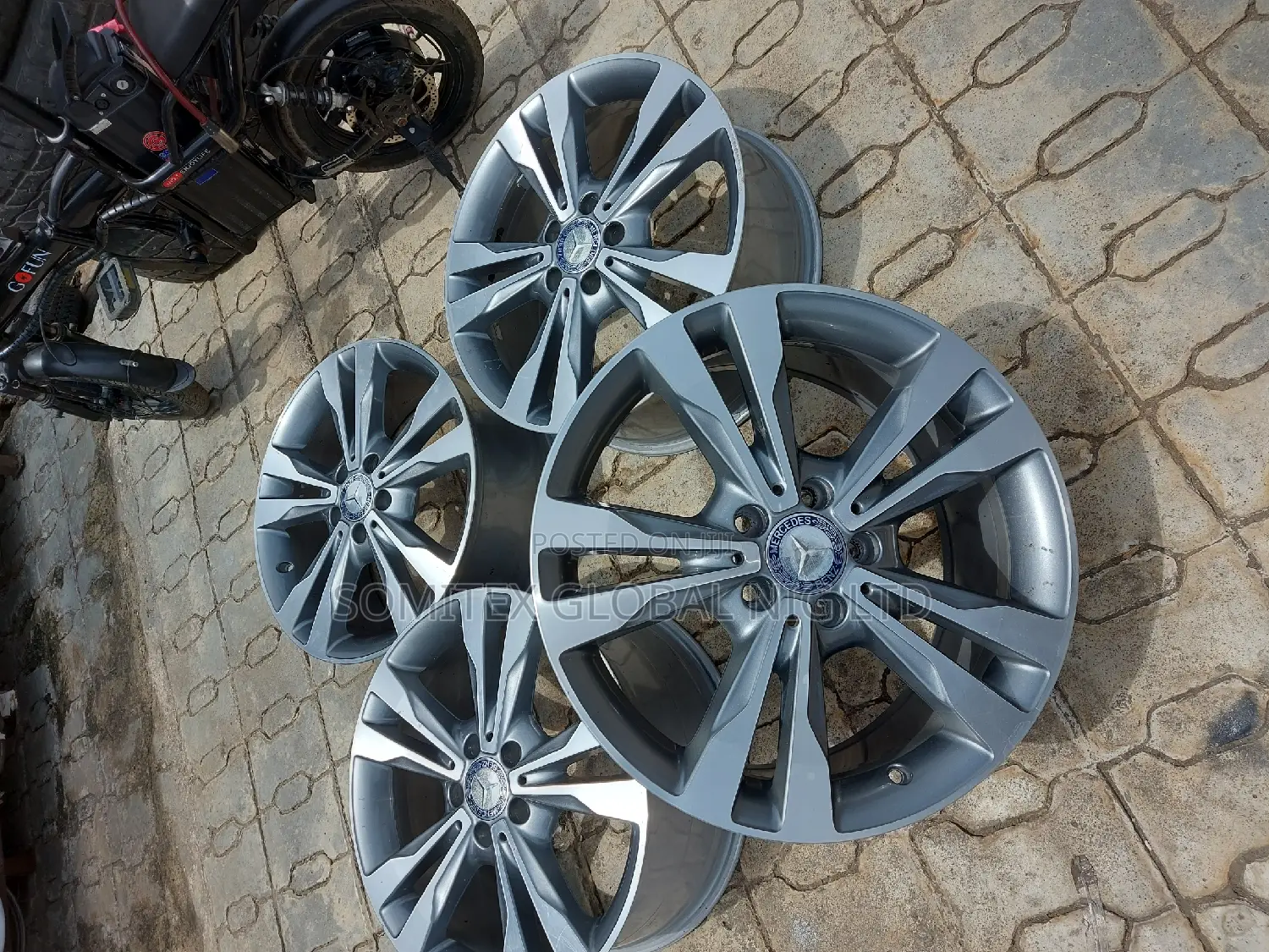 Mercedes Benz Rim18