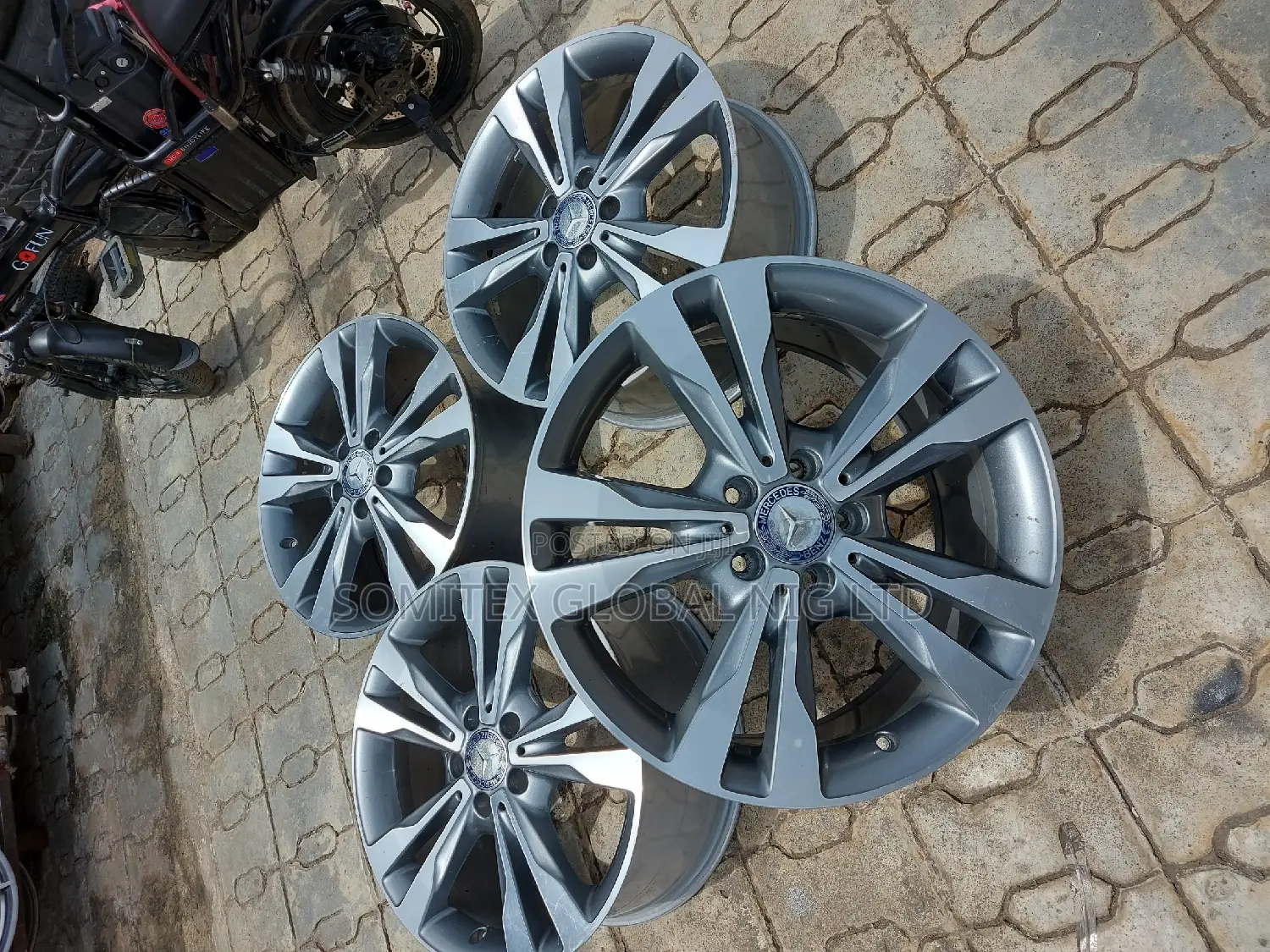 Mercedes Benz Rim18