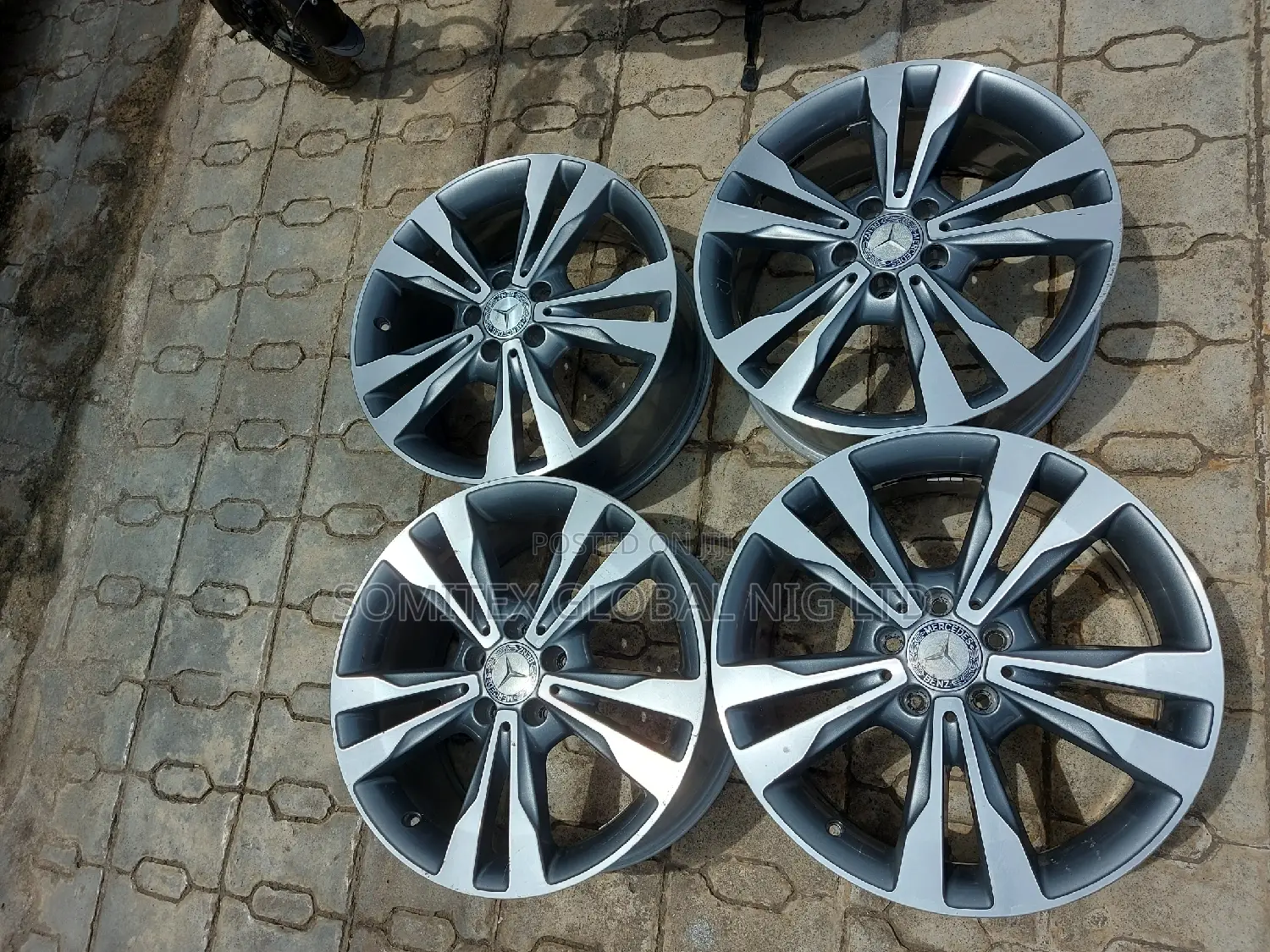 Mercedes Benz Rim18