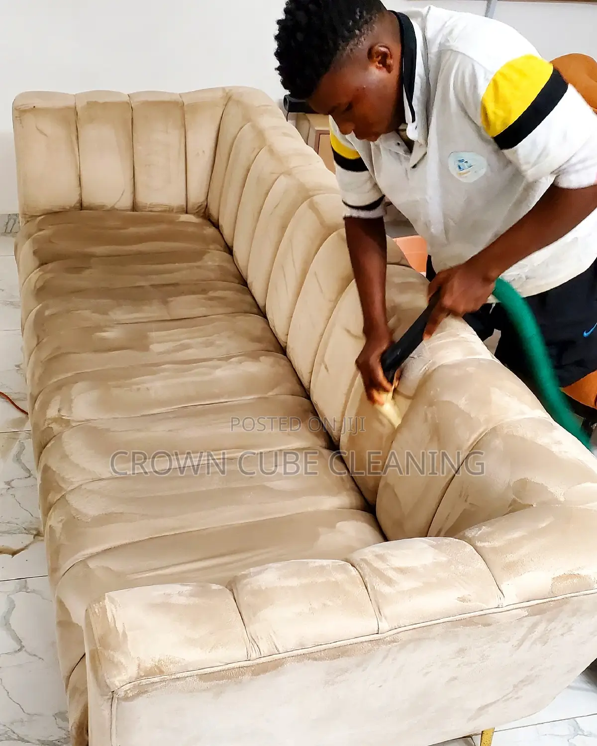 Professional Upholstery Cleaning _ Chair Cleaning Services