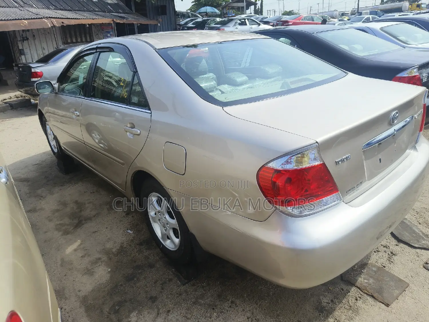 Toyota Camry LE 4dr Sedan (2.4L 4cyl 5A) 2006 Gold