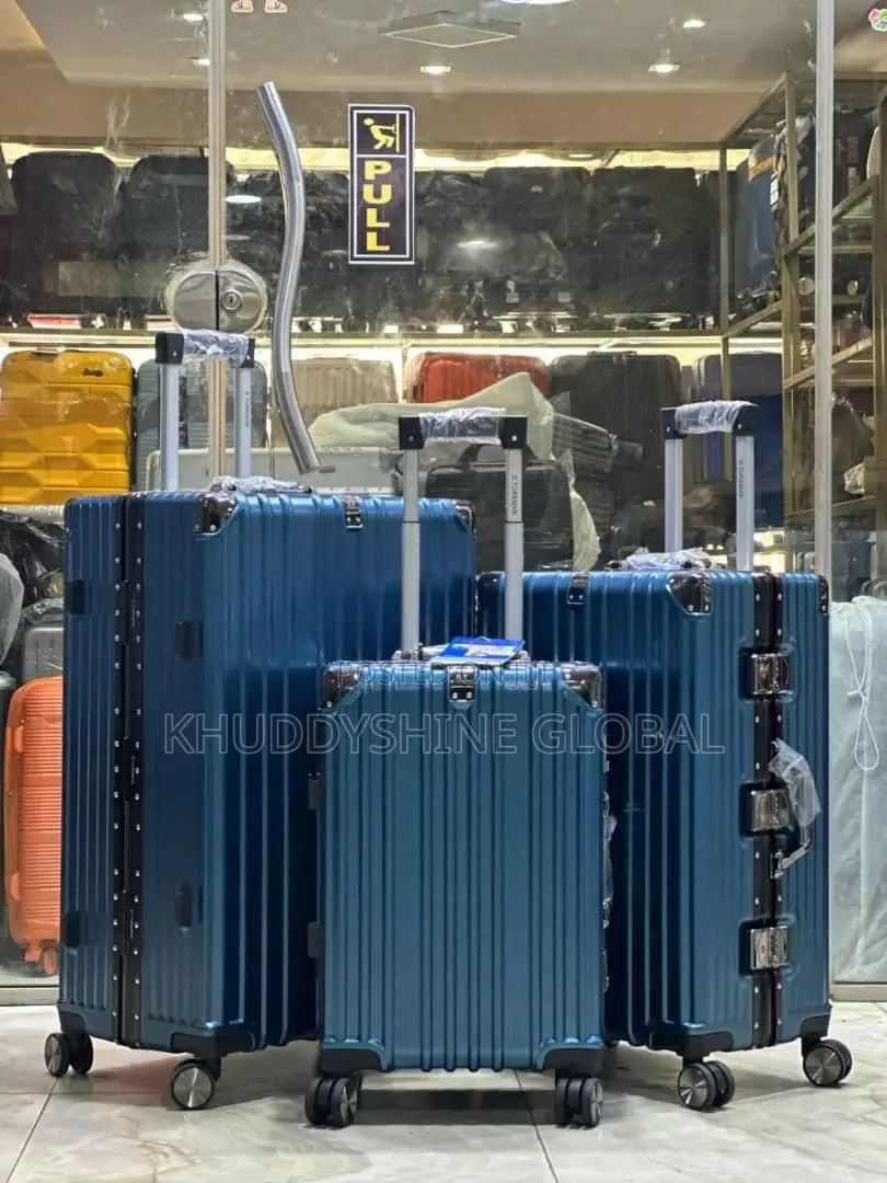 3 Sets Luxury Traveling Bags And Luggage Bags Available