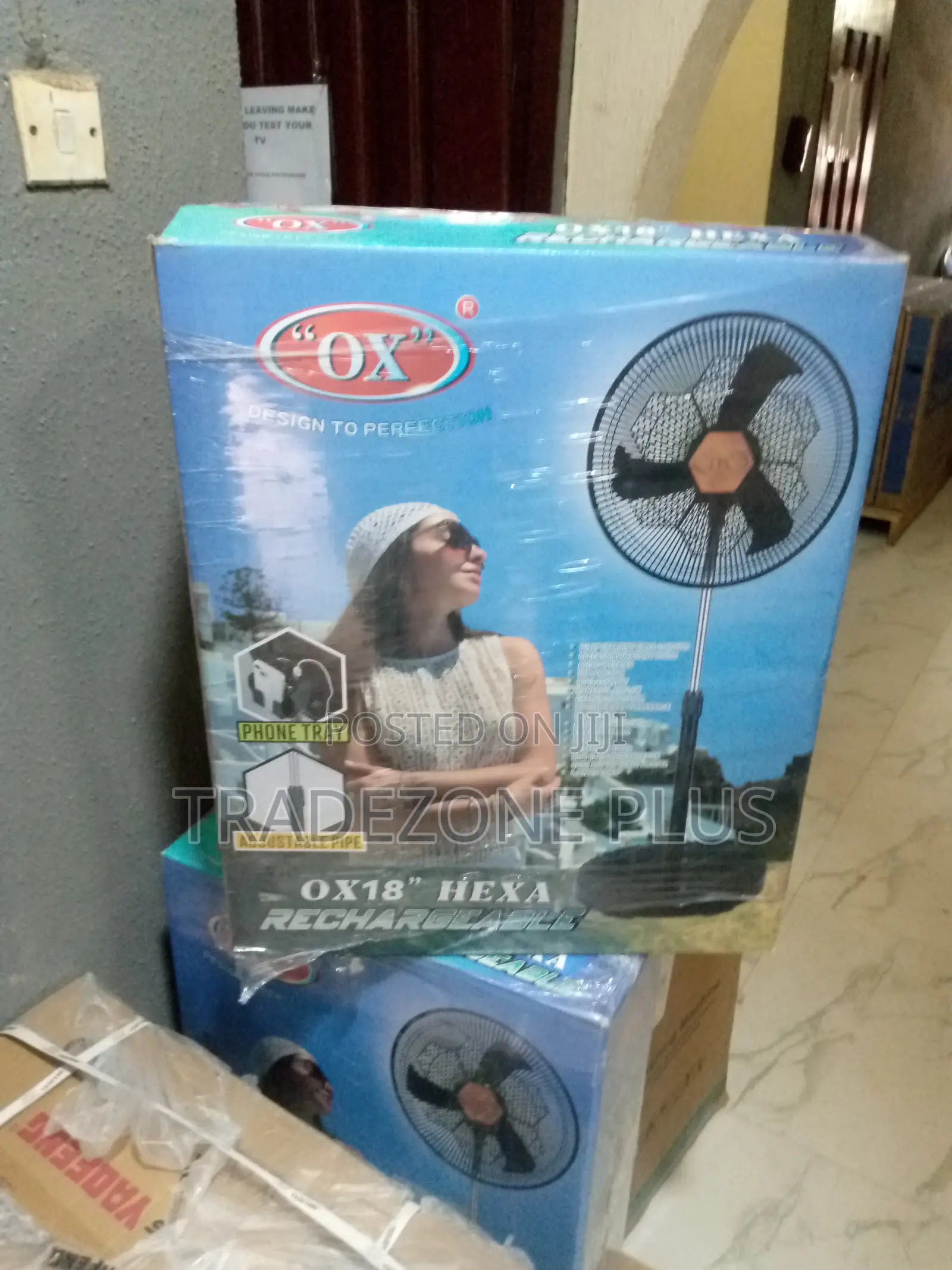 Original 18'' Hexa Rechargeable Standing Fan