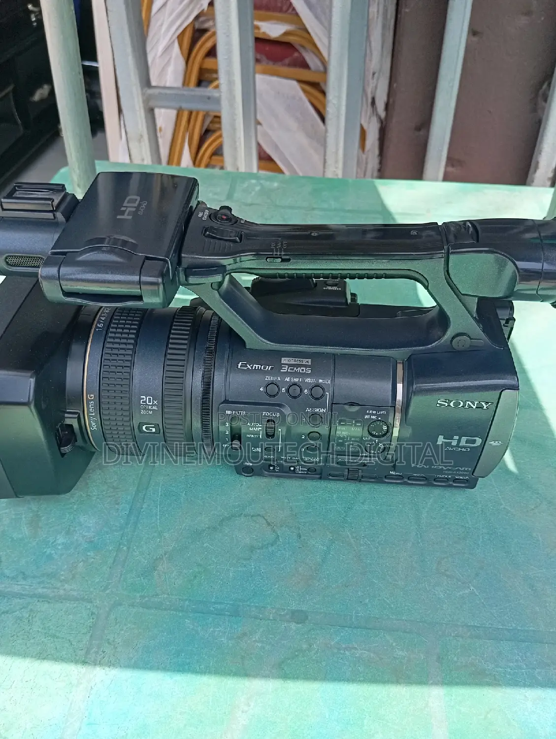 Sony Ax2000