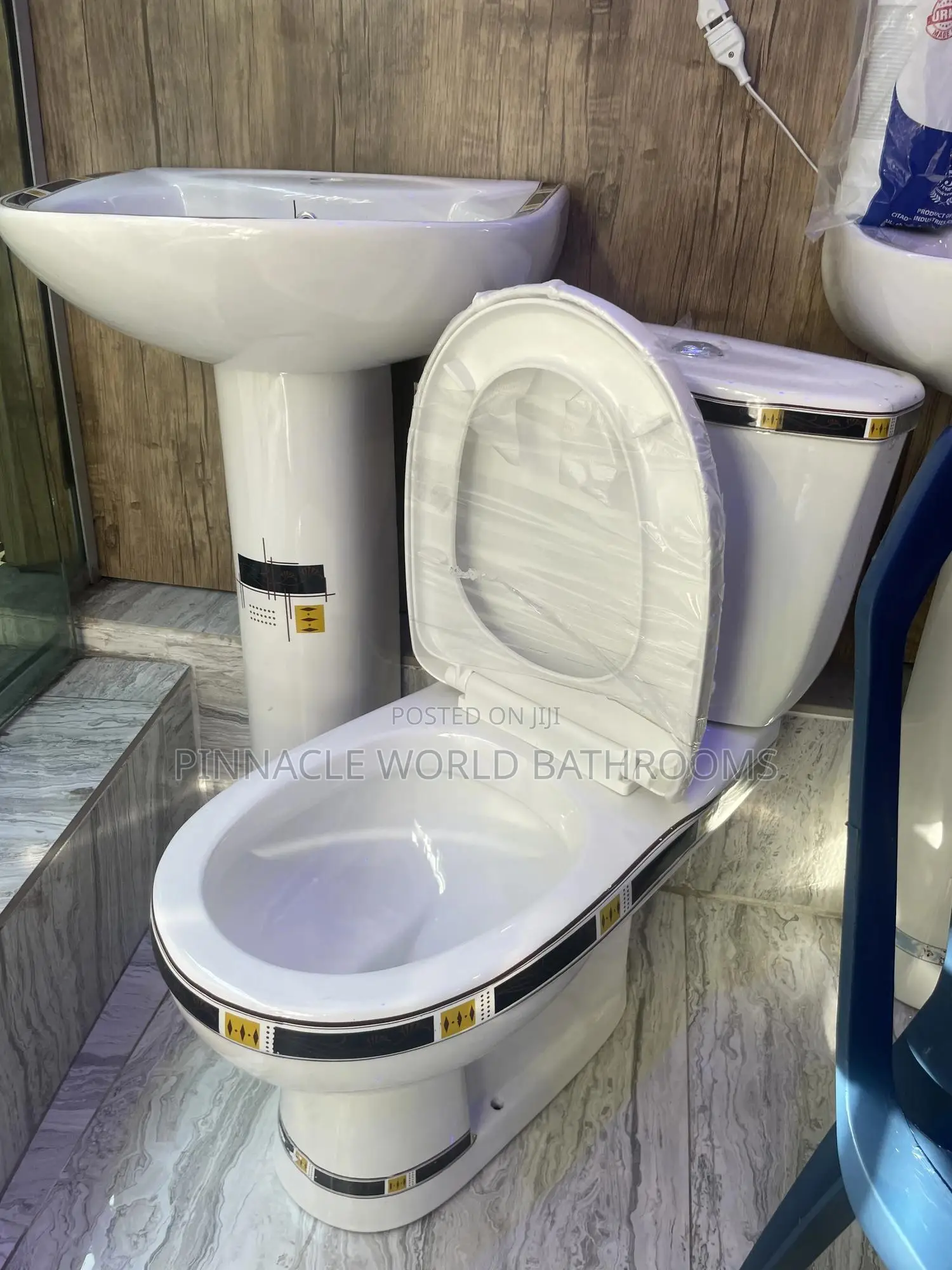 Design Wc Set With Basin and Pedestal 001