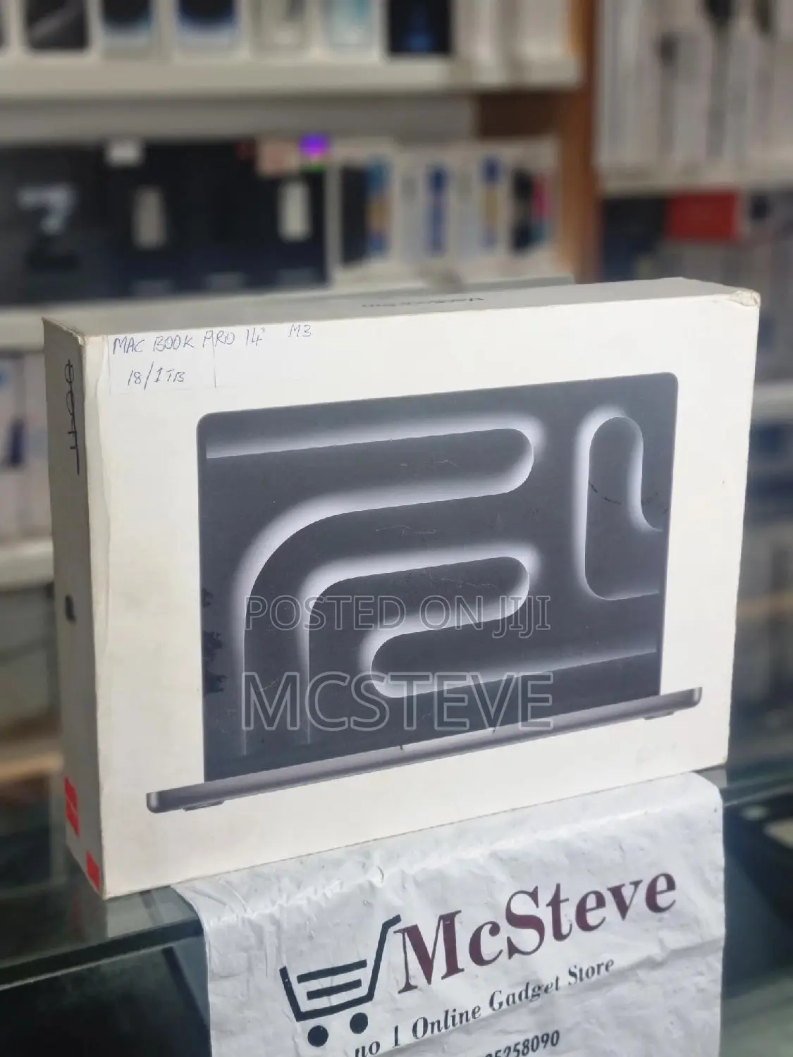 New Apple MacBook Pro 2023 M3 Pro 14-Inch 18GB Apple M3 Pro SSD 1T