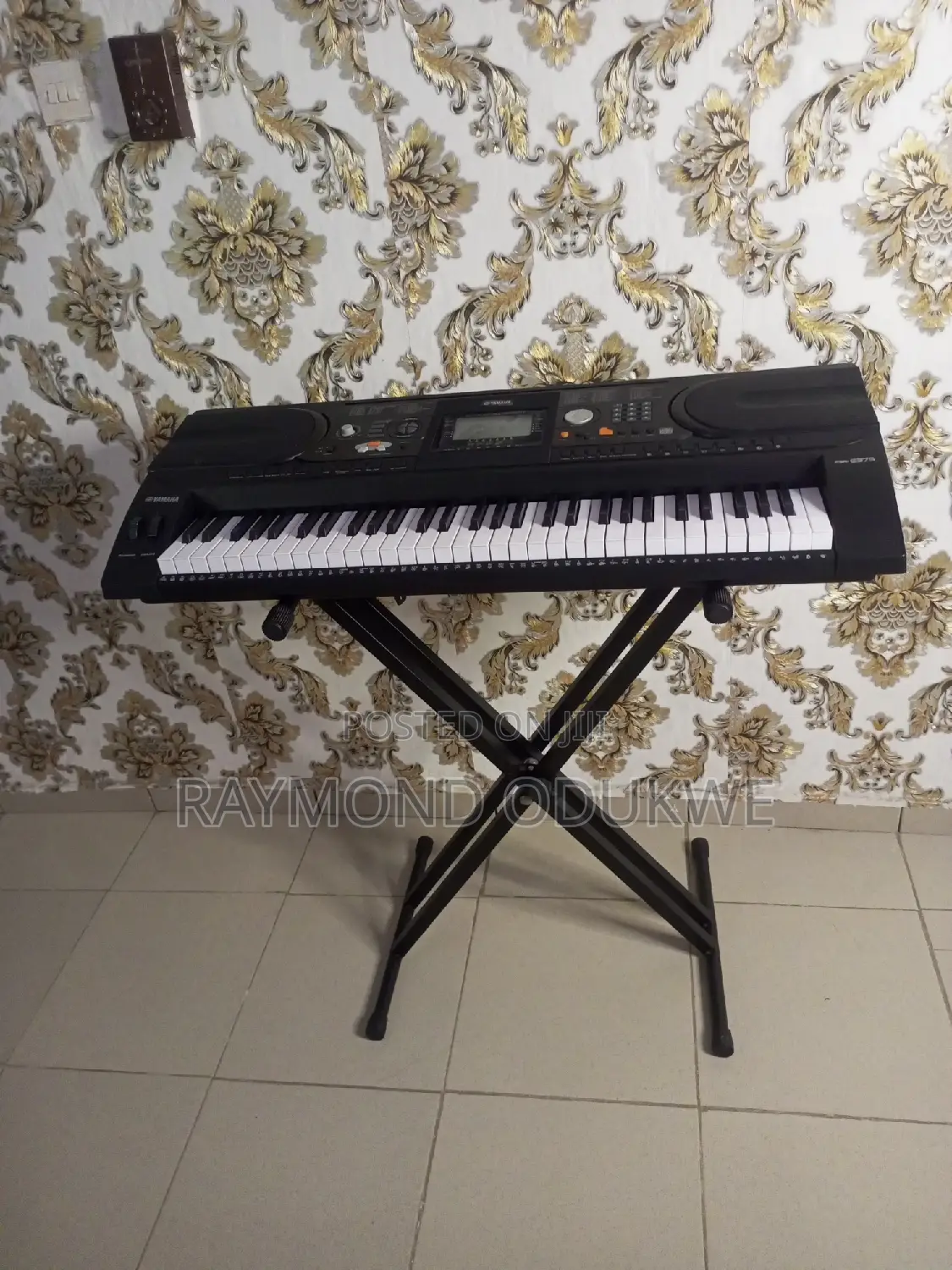 Yamaha PSR Keyboard Piano With Adapter