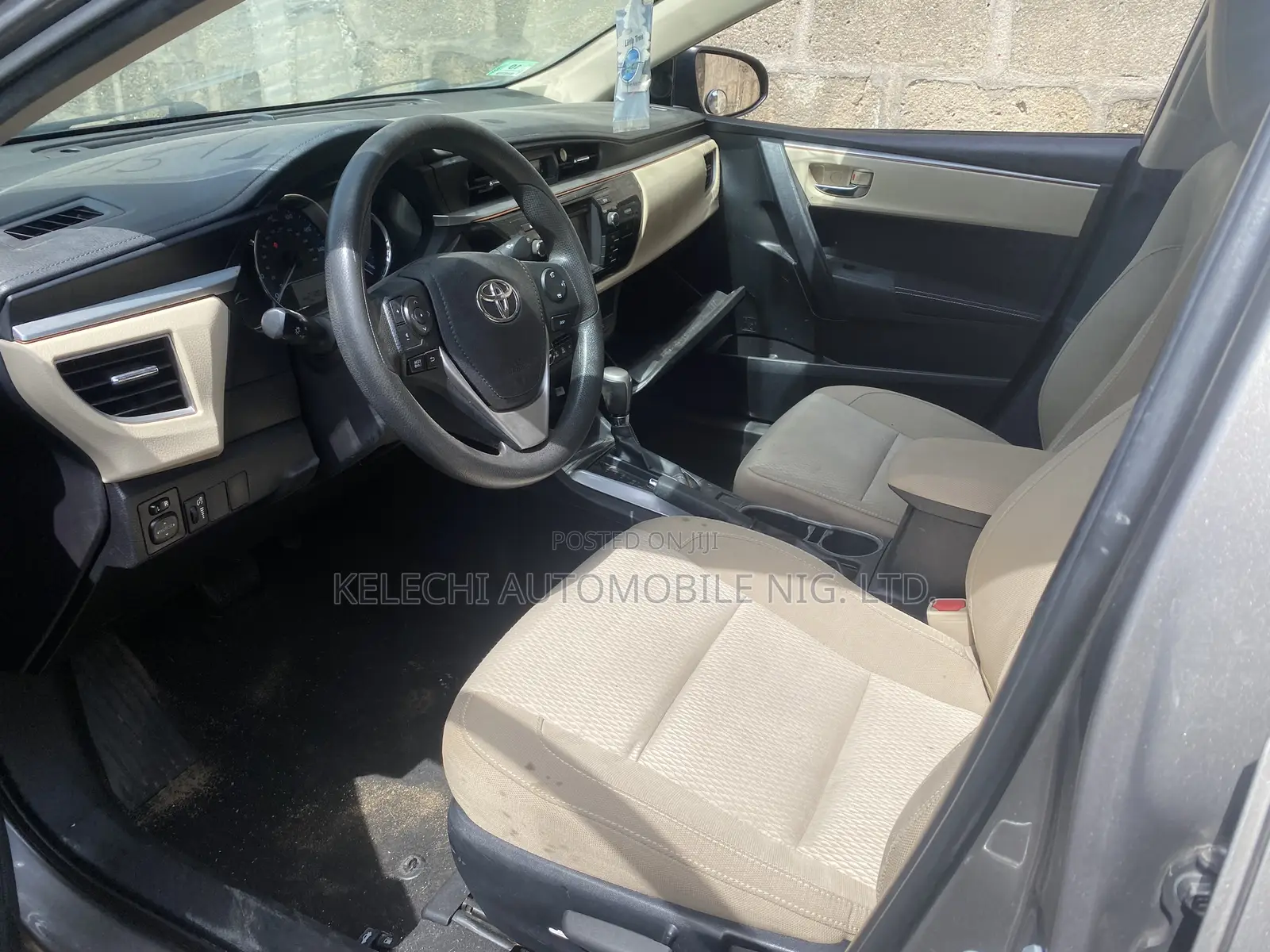 Toyota Corolla 2015 Gold