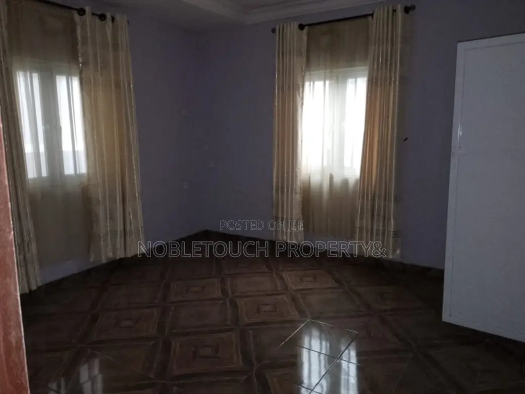 5bdrm Bungalow in Ajangbadi Lagos for sale