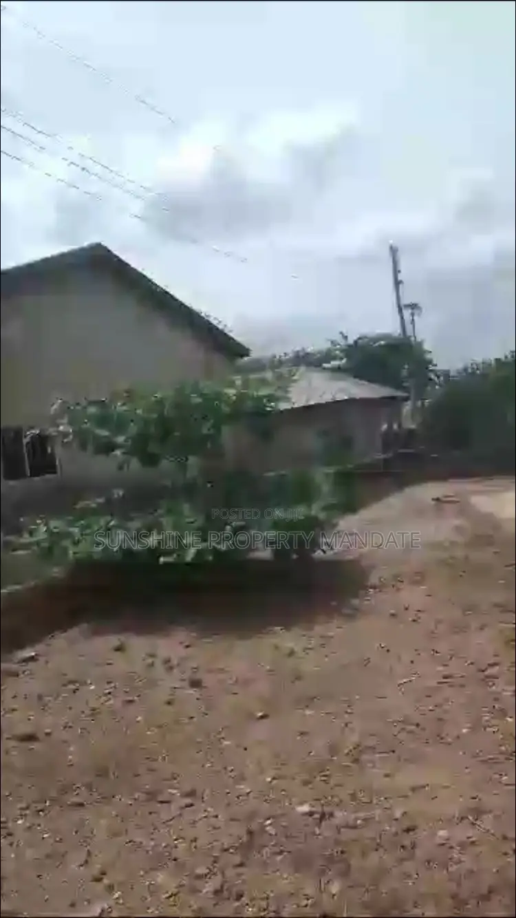 4bdrm Bungalow in Aule Rdat The Back, Akure for sale