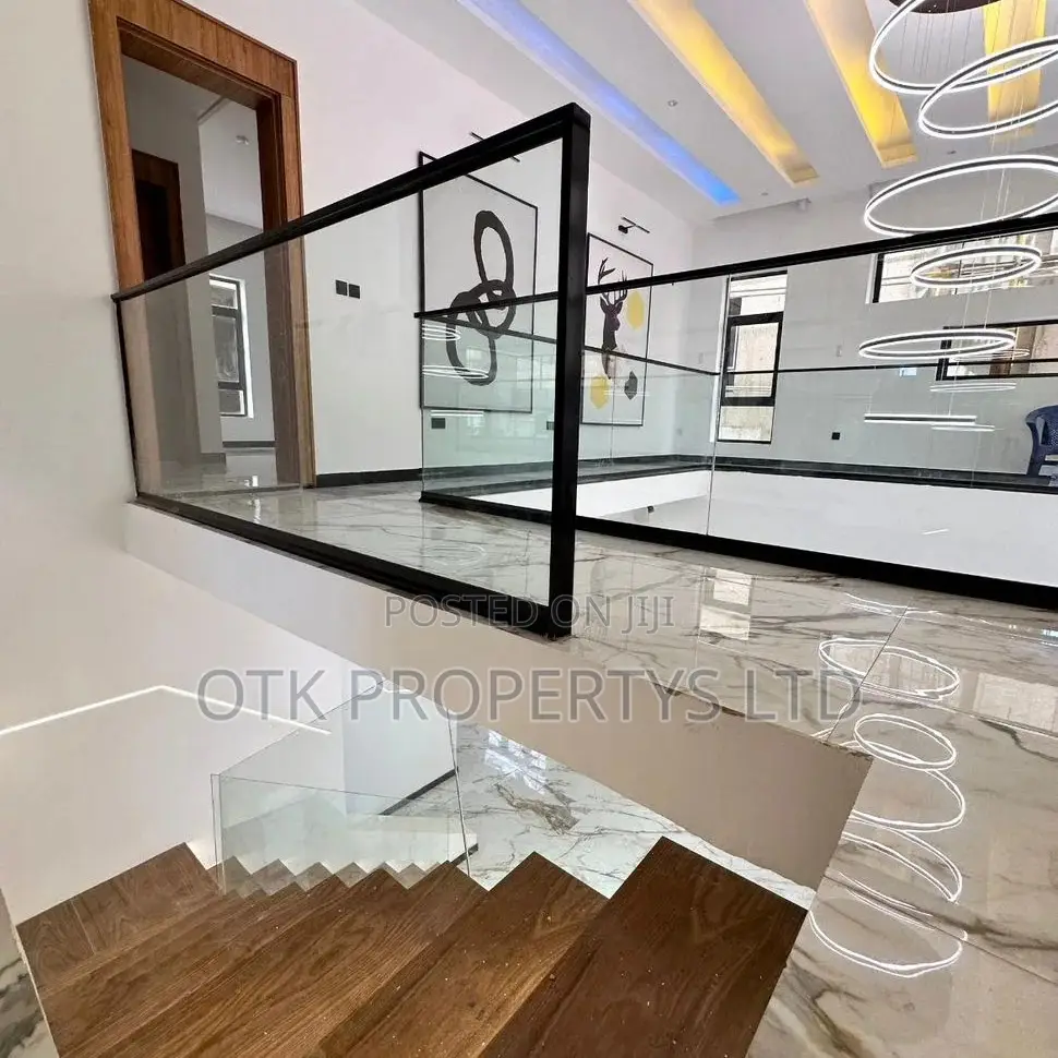 Furnished 6bdrm Duplex in Mini Estate
Asokoro for sale