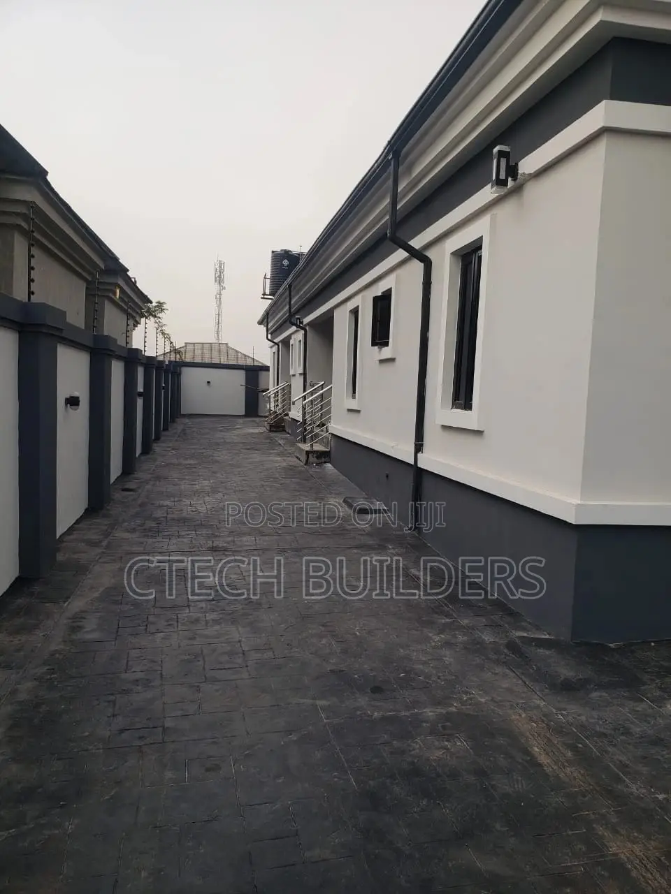 9bdrm Bungalow in Benin City for sale