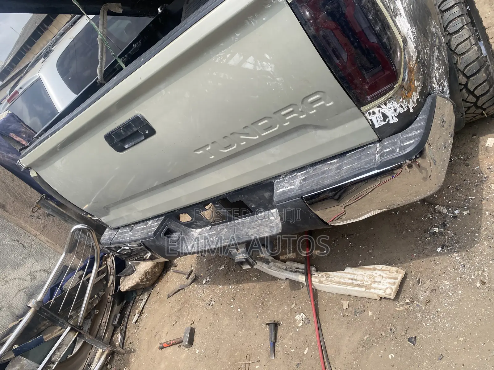 Complete Back Bumper Tundra 2023 Available Dm