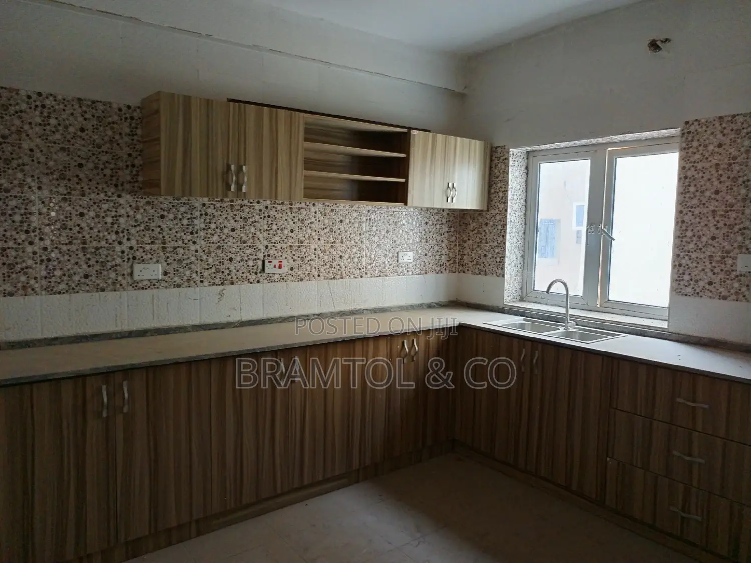 2bdrm Block of Flats in Utako for sale
