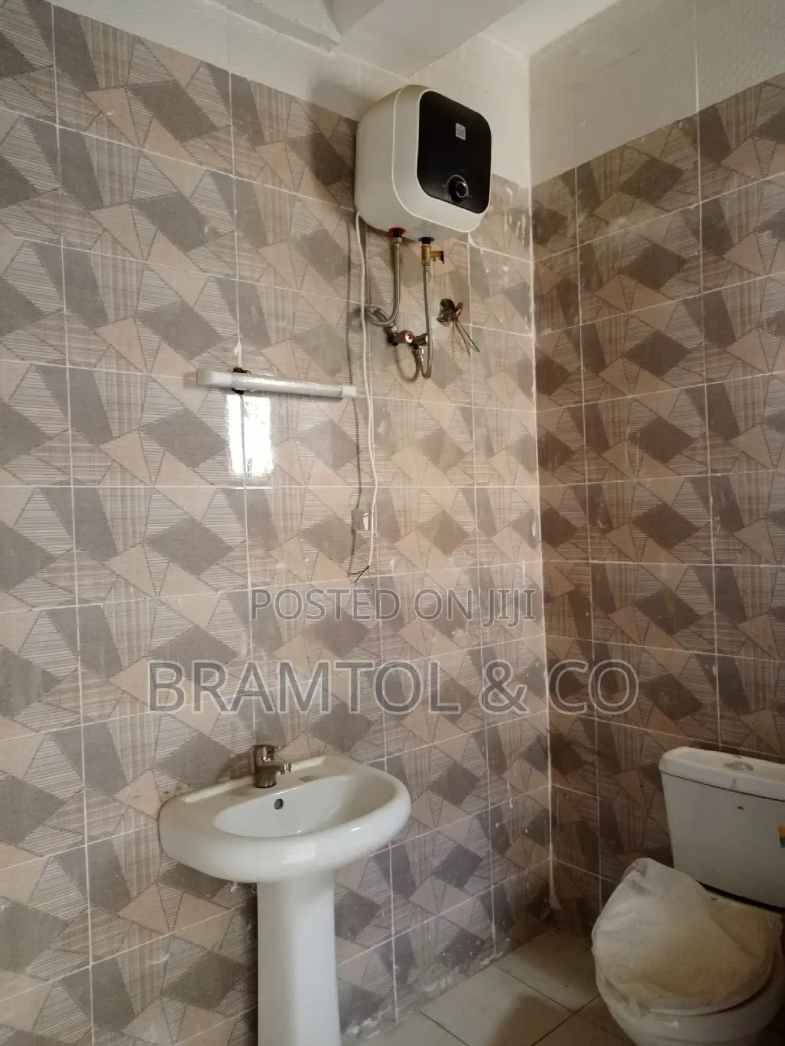 2bdrm Block of Flats in Utako for sale