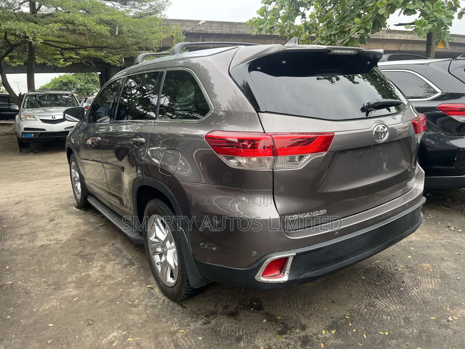Toyota Highlander 2017 Gold