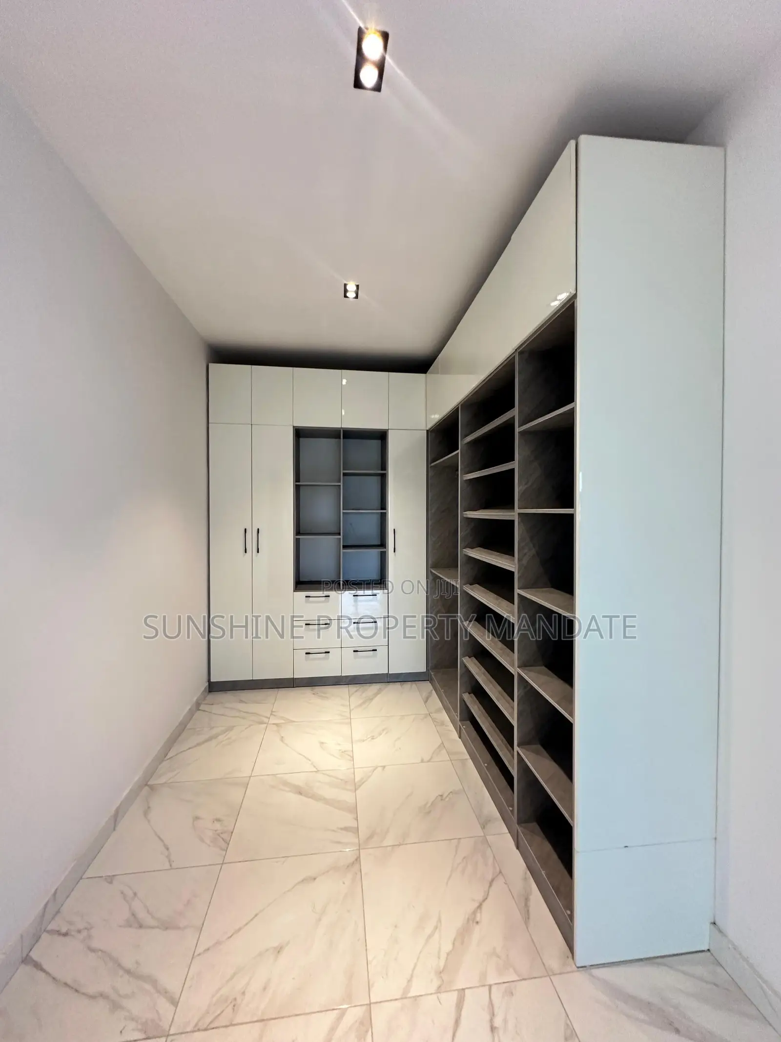 5bdrm Duplex in Lekki Phase for sale