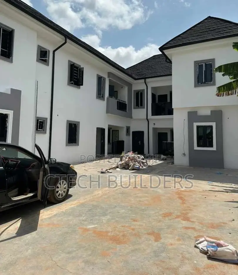 3bdrm Block of Flats in Benin City for sale