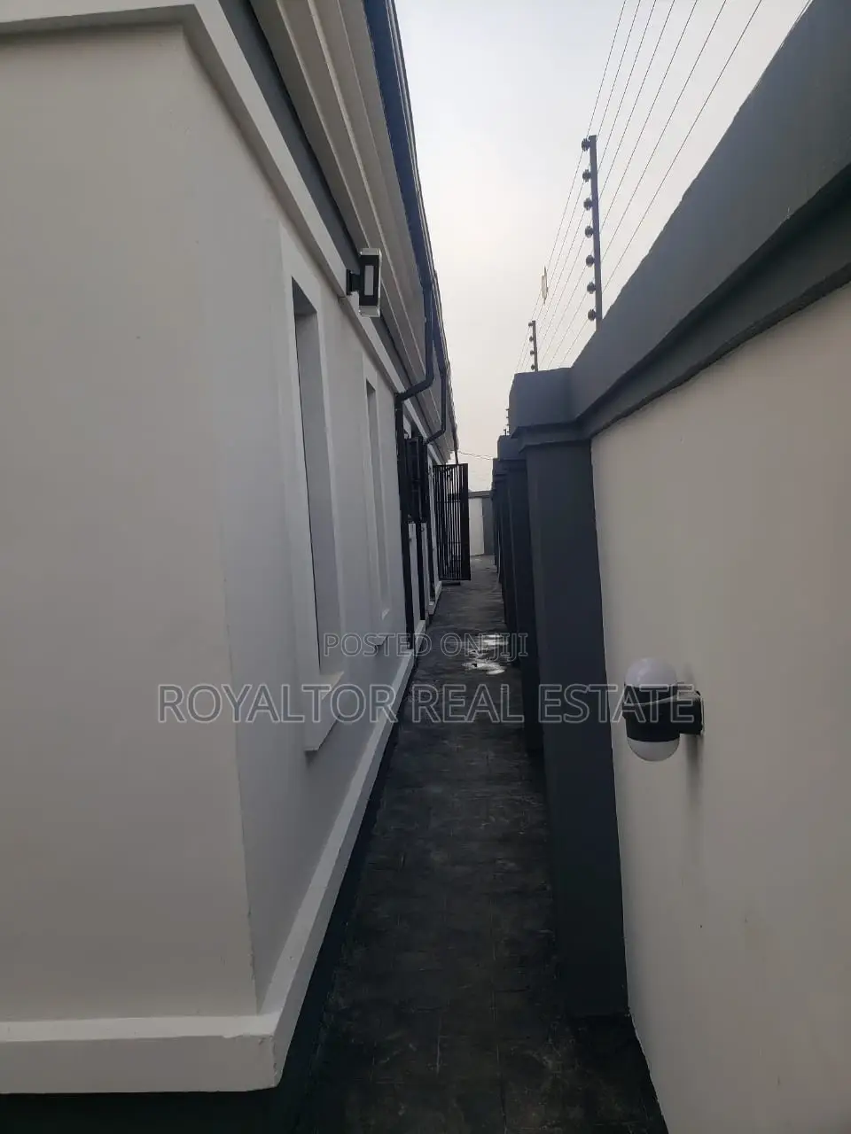 5bdrm Bungalow in Royaltor Real Estate, Benin City for sale