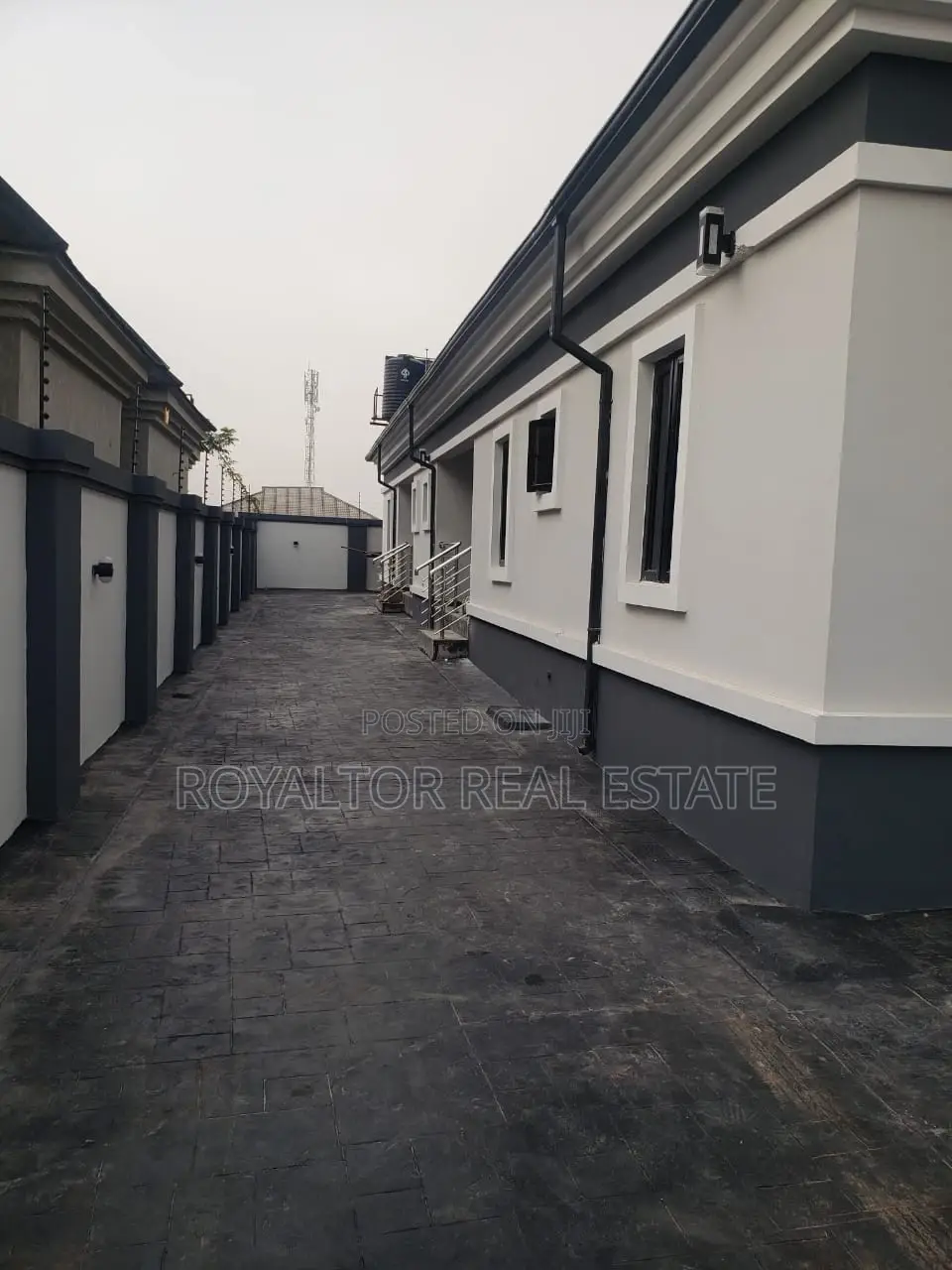 5bdrm Bungalow in Royaltor Real Estate, Benin City for sale