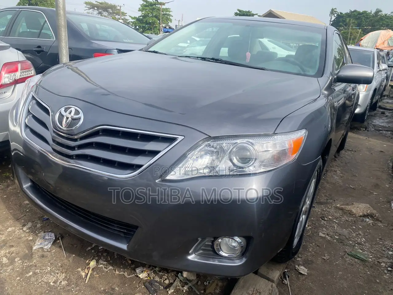 Toyota Camry LE 4dr Sedan (2.5L 4cyl 6A) 2011 Gray