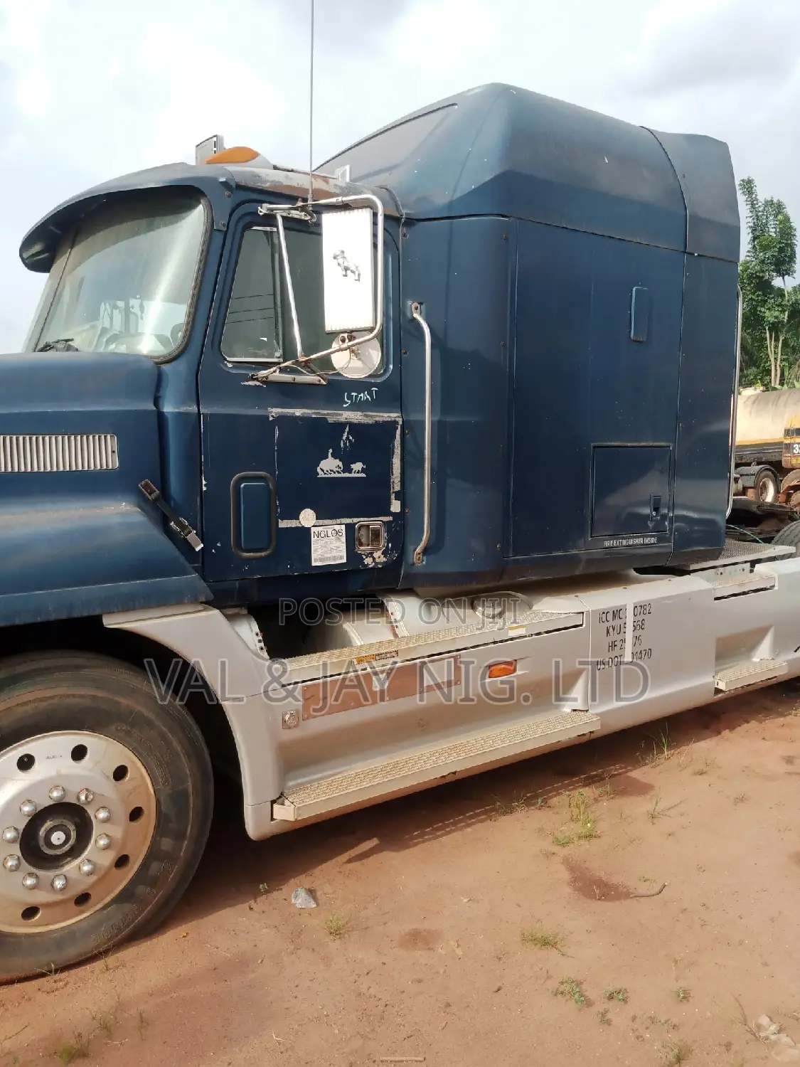 Mack Vision Truck Head 1993 Blue