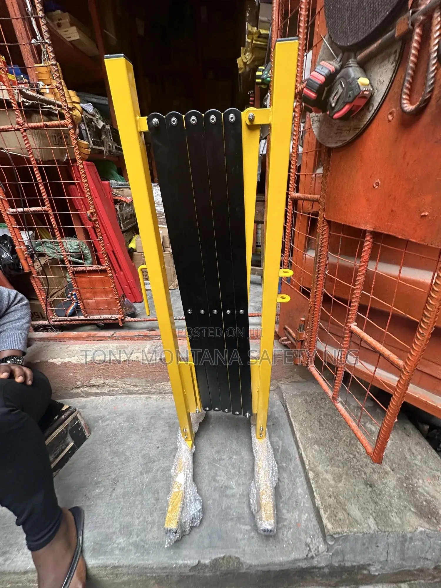 Iron Expandable Safety Barrier