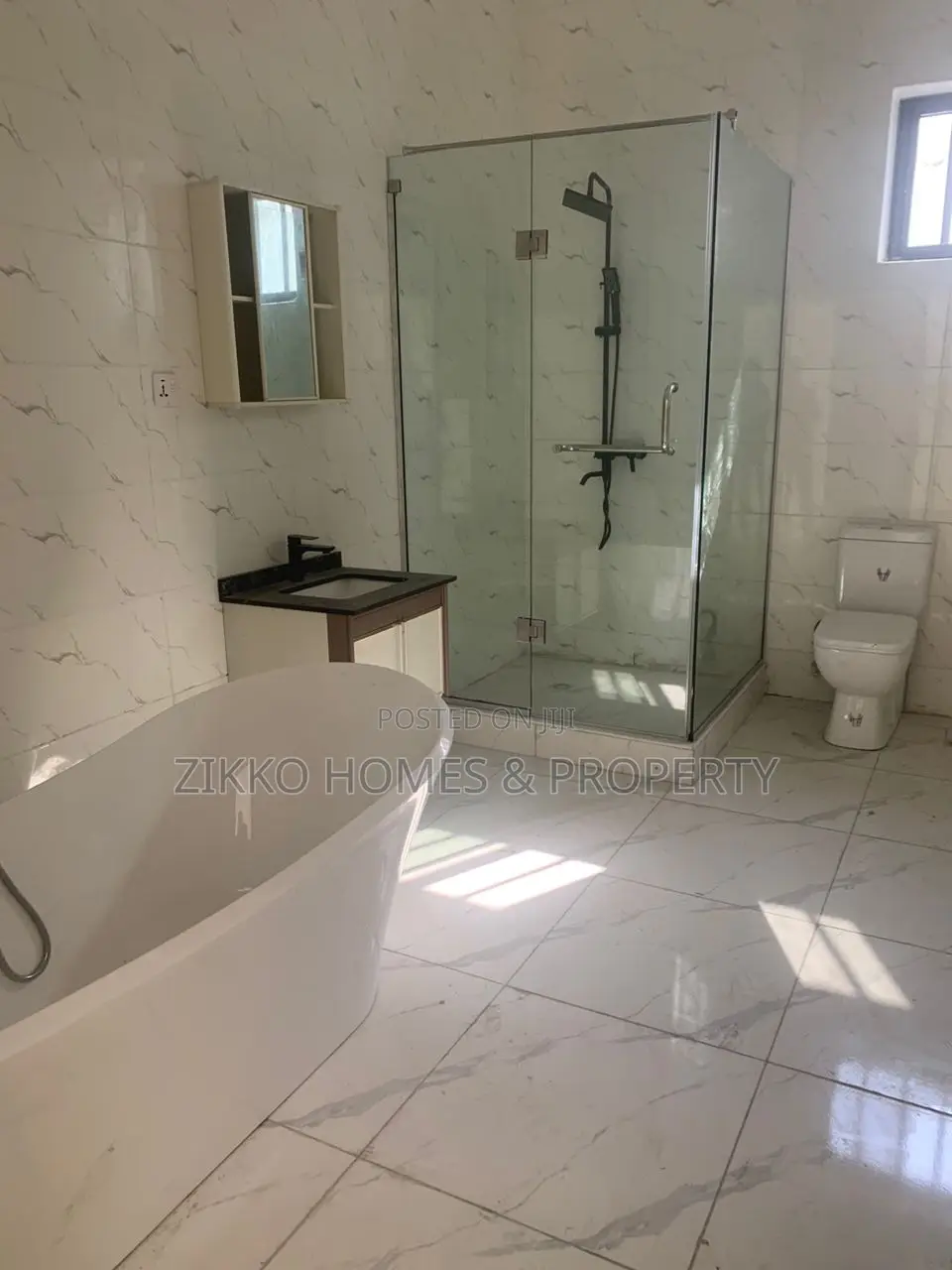 4bdrm Duplex in Ikota Gra for sale