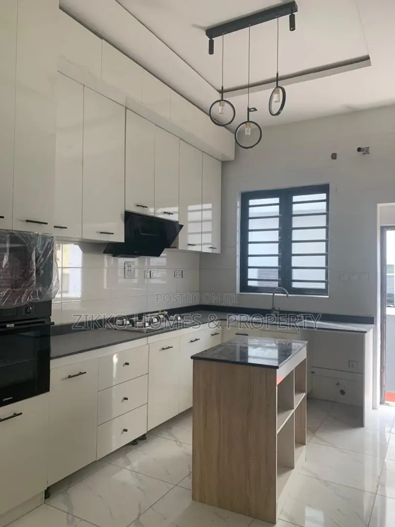 4bdrm Duplex in Ikota Gra for sale