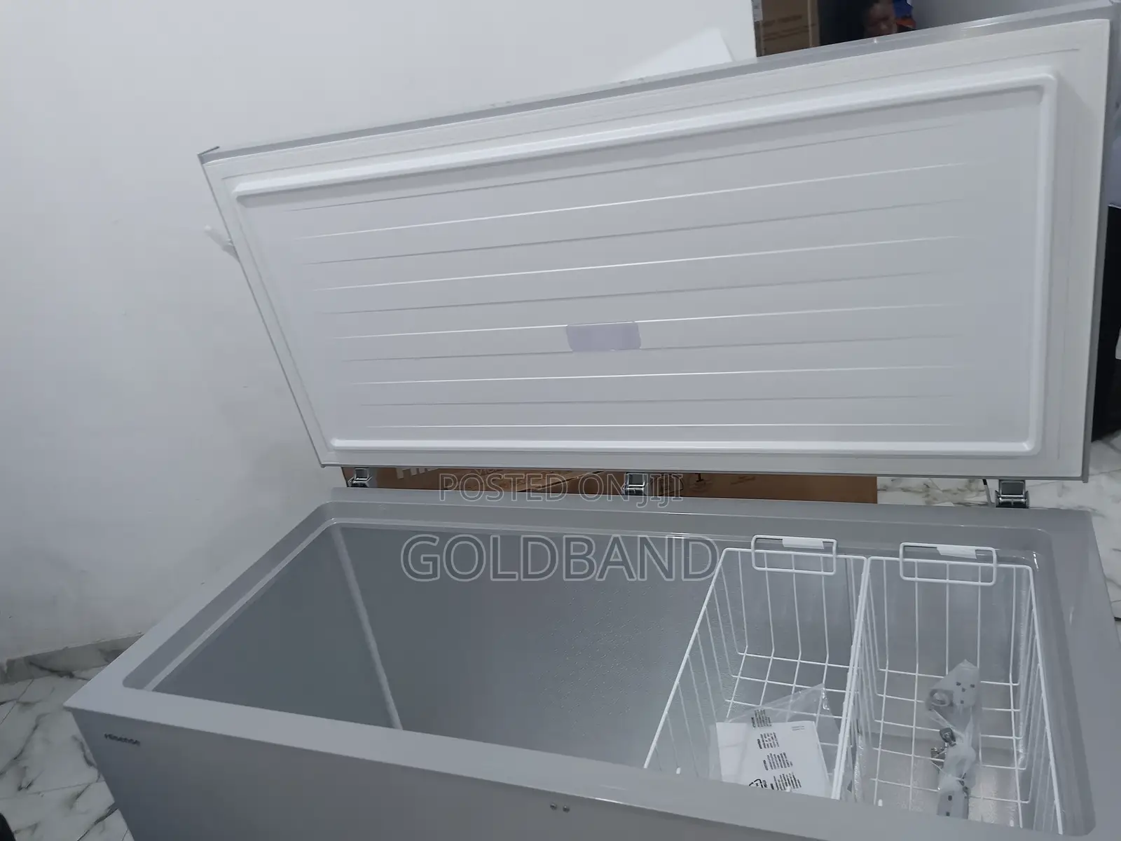 Hisense 420 Liters Fc-55dd Chest Freezer- Lock and Key