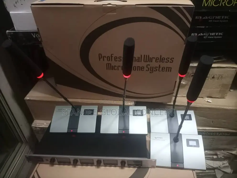 Magnetic 4 in 1 Wireless Conference Microphone