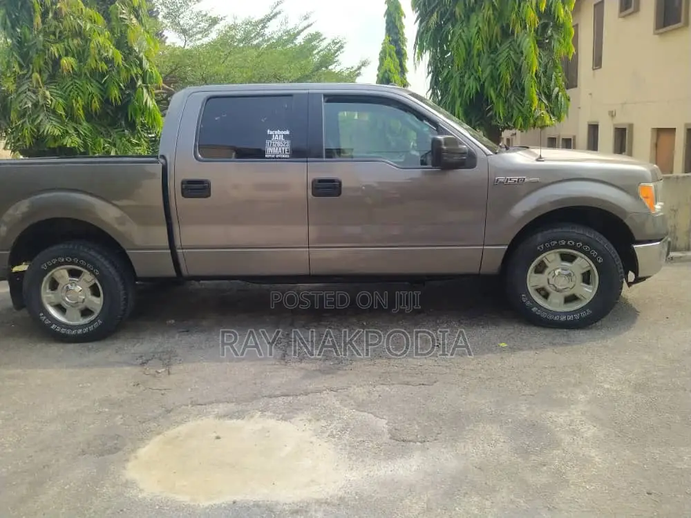 Ford F-150 XL 2013 Gold