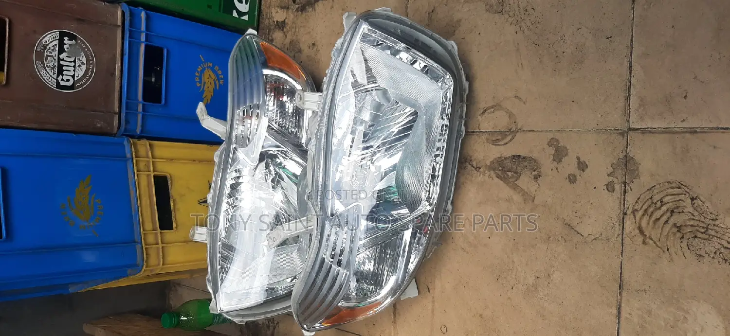 Toyota Highlander 2008 Tokunbo Headlights Very Neat
