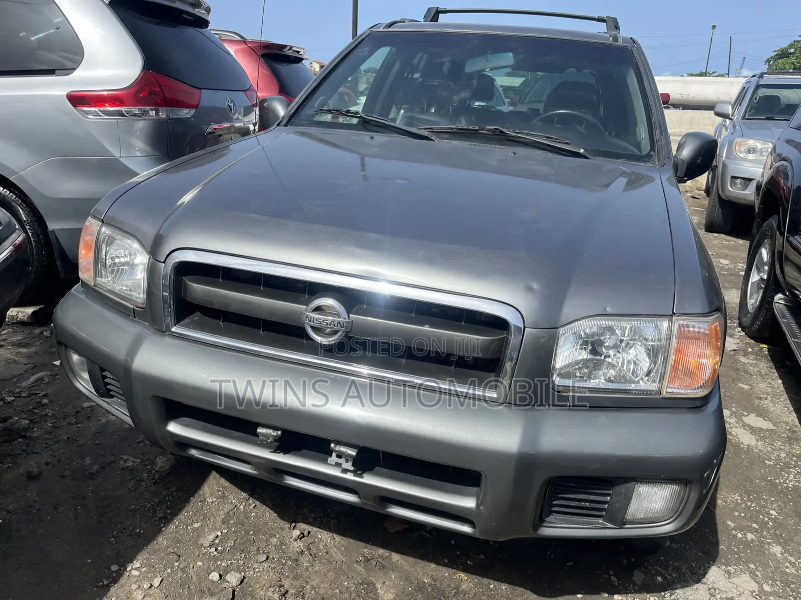 Nissan Pathfinder LE Platinum 2004 Gray