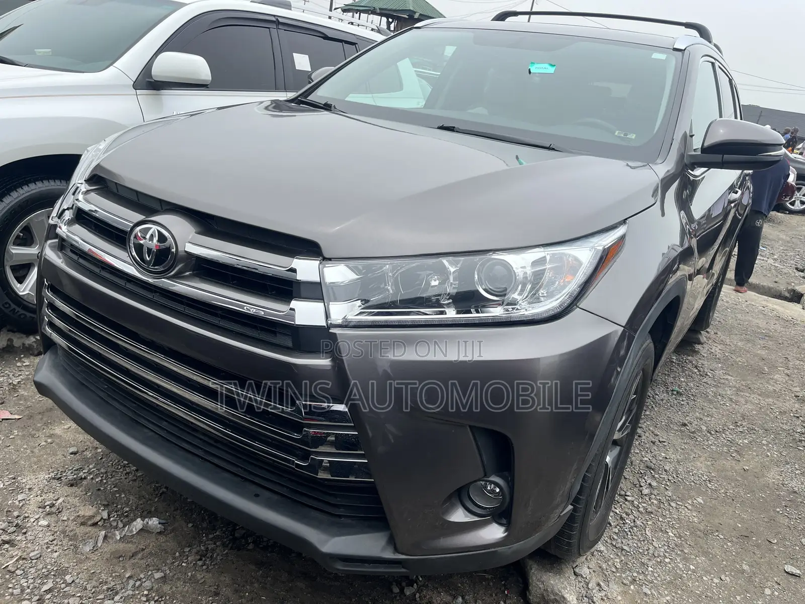 Toyota Highlander XLE V6 4x4 (3.5L 6cyl 6A) 2016 Gray