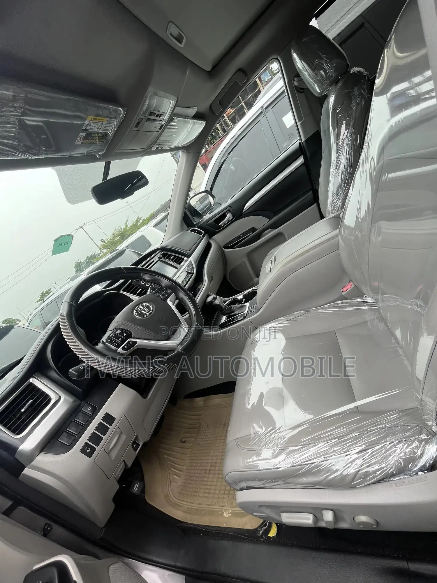 Toyota Highlander XLE V6 4x4 (3.5L 6cyl 6A) 2016 Gray