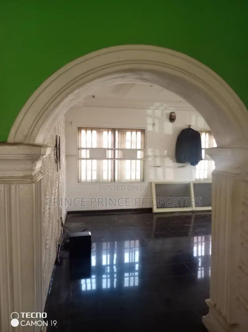 Furnished 5bdrm Duplex in Surulere for rent