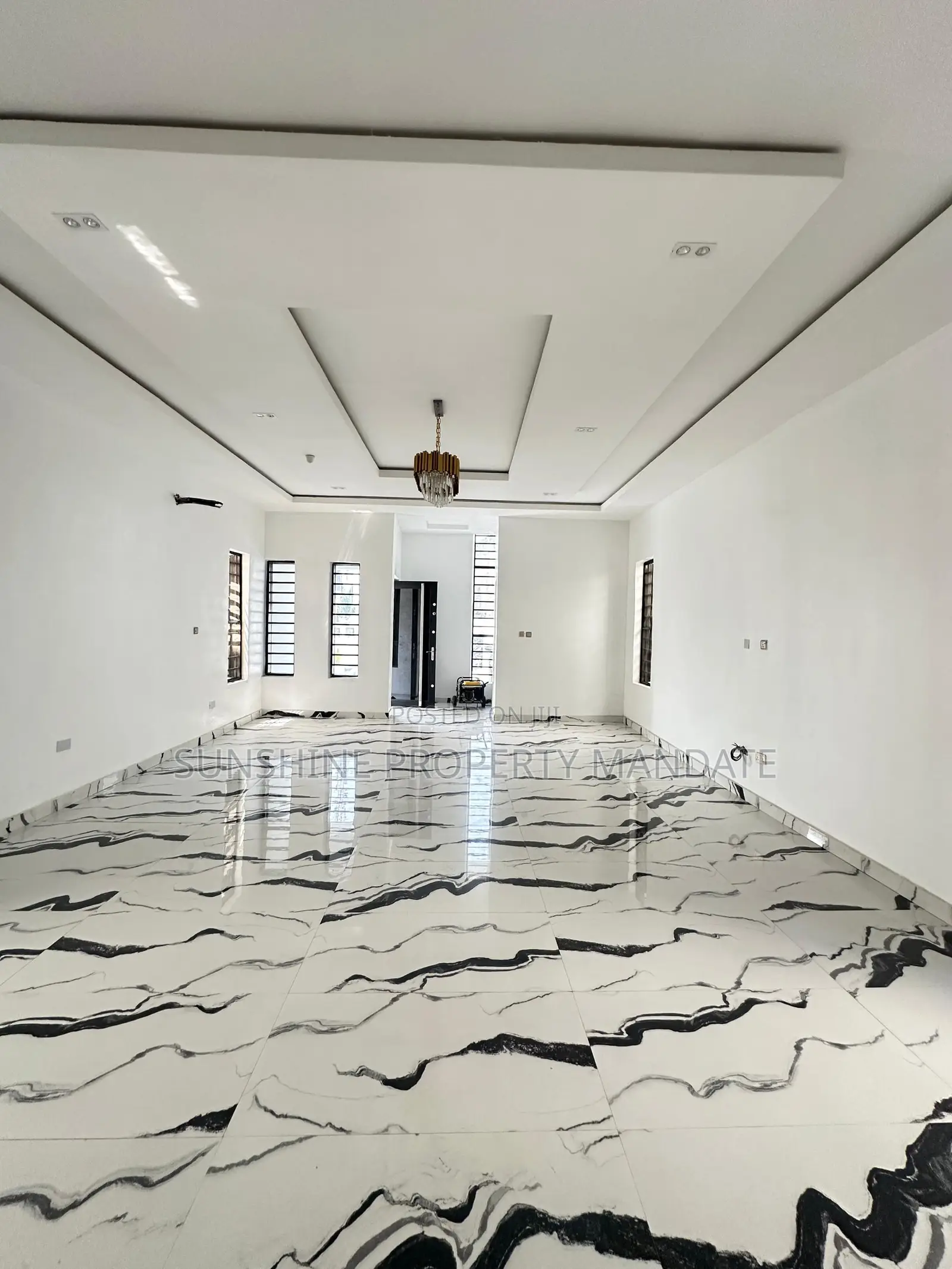 5bdrm Duplex in Ologolo Lekki for sale